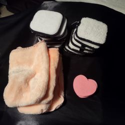 Face Sponges, Pads & Gloves