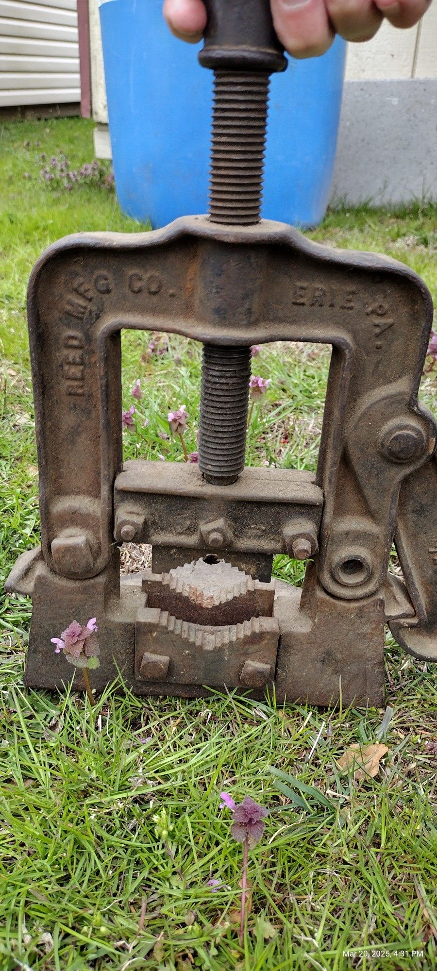 Vintage Reed Steel Pipe Bench Vise