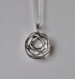 925 Sterling Silver Circle Necklace – 18” Chain – 5g $30 OBO
