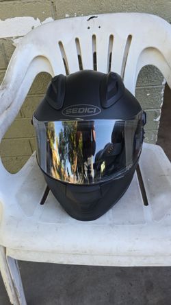 Sedici helmet