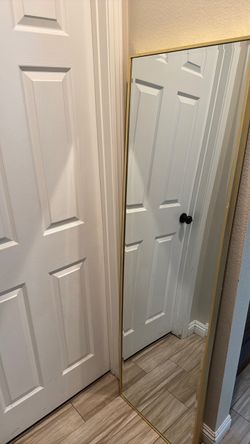 Wall mirror