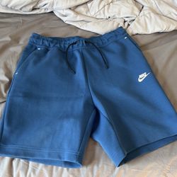 Nike Tech Shorts 
