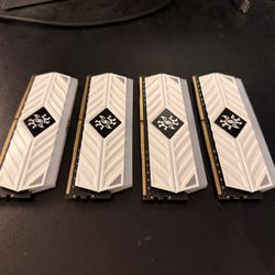 Xpg 32gb RAM DDR4 RGB - (4 x 8gb Sticks)