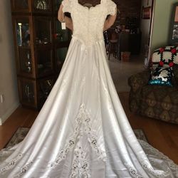 Wedding Dress NEVER WORN or Altered