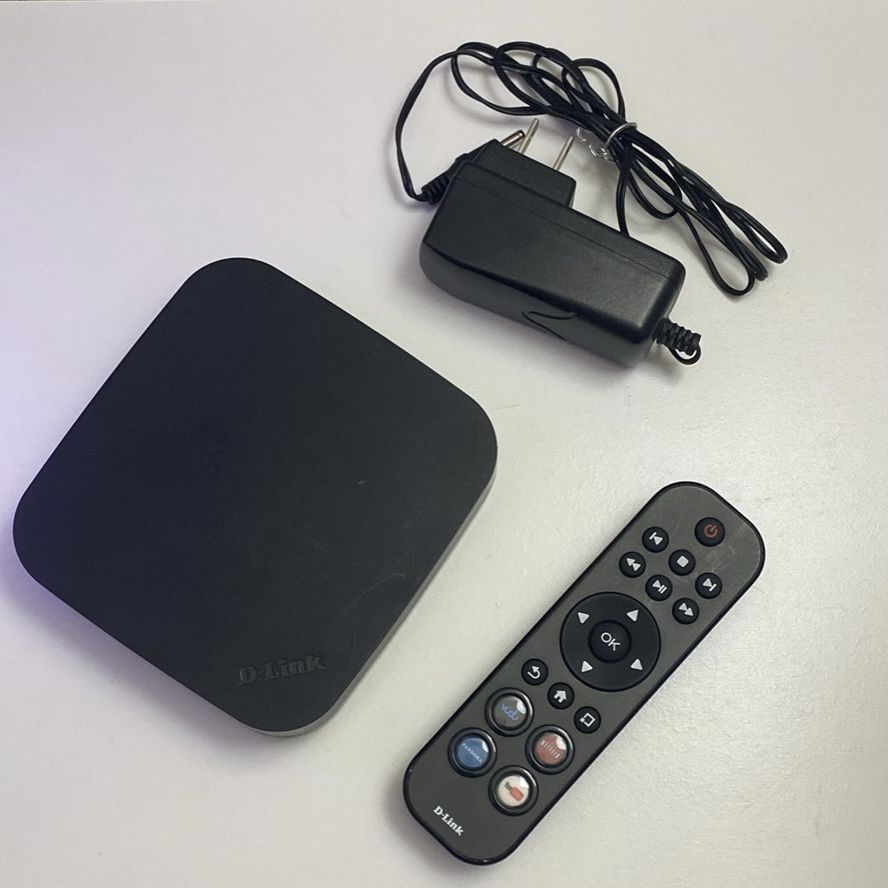 D-Link Boxee Box DSM-380 – Streaming Media Player with Remote & Power Adapter