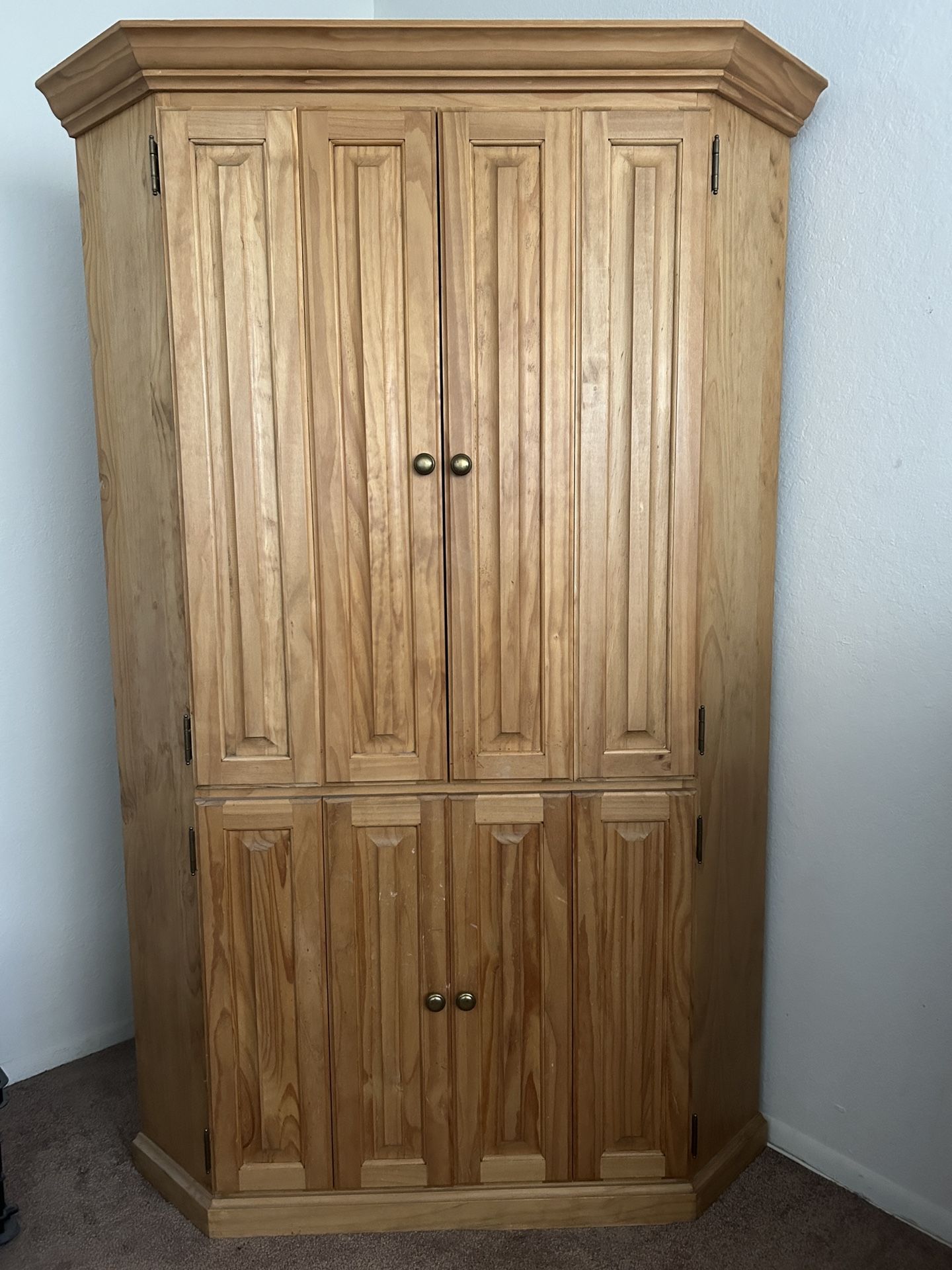 Corner Unit Hutch