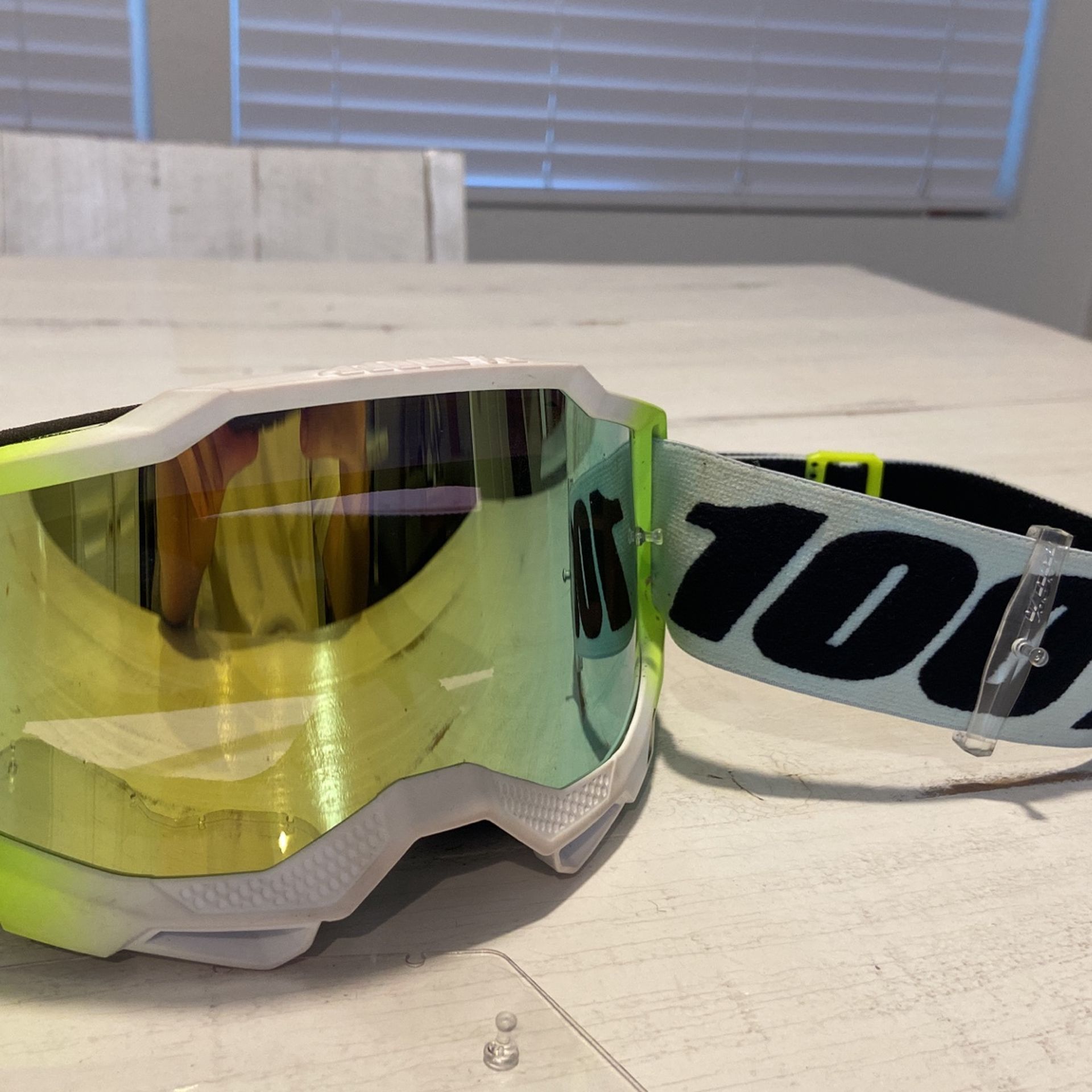 100% Accuri 2 Goggles