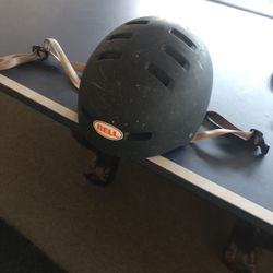Nice 👍🏼 Kids ‘ Bell ‘ Helmet Size Medium ‘ Tony hawk Model ‘