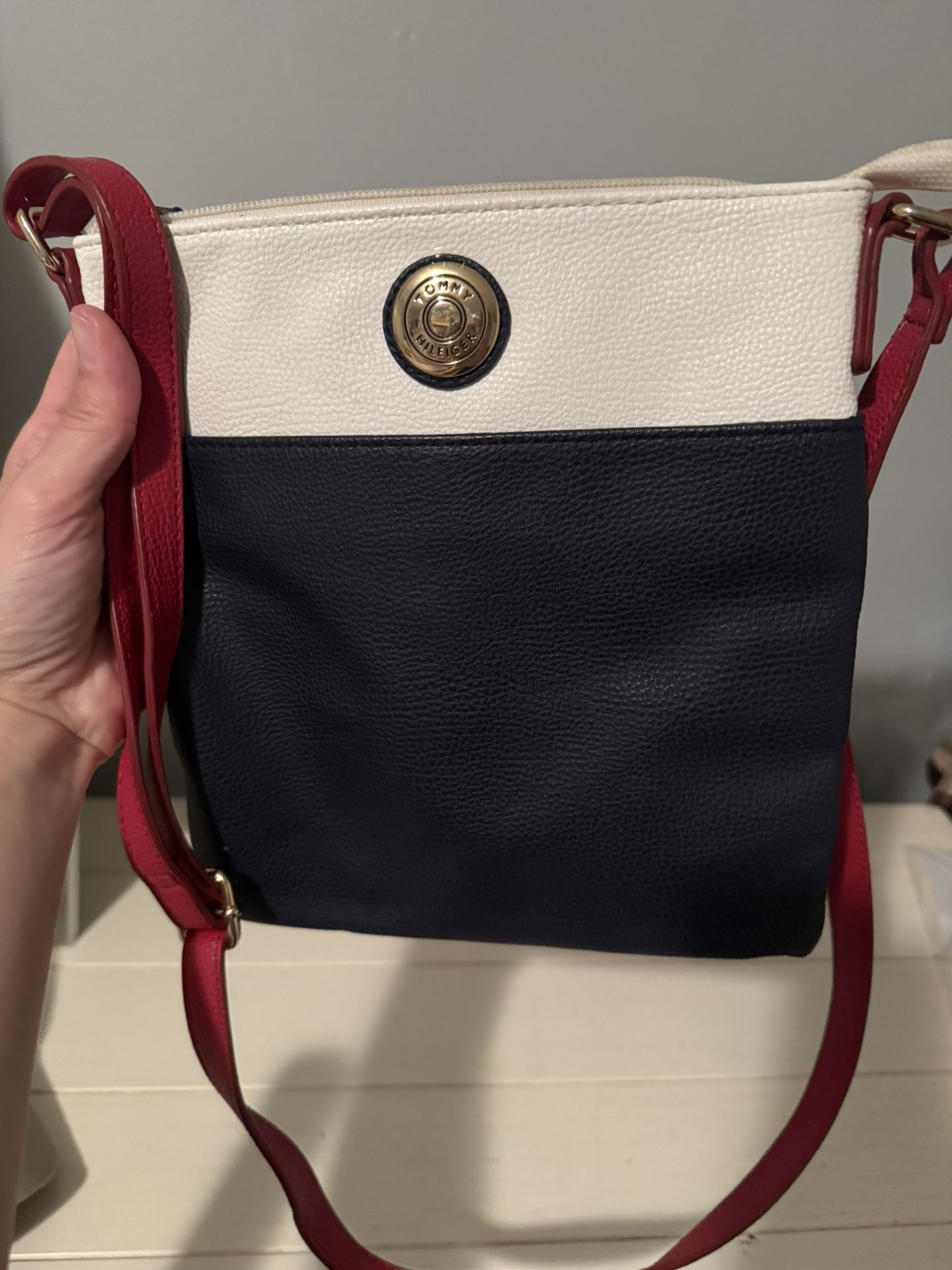 Tommy Hilfiger Crossbody Bag