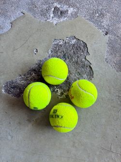 Tennis balls