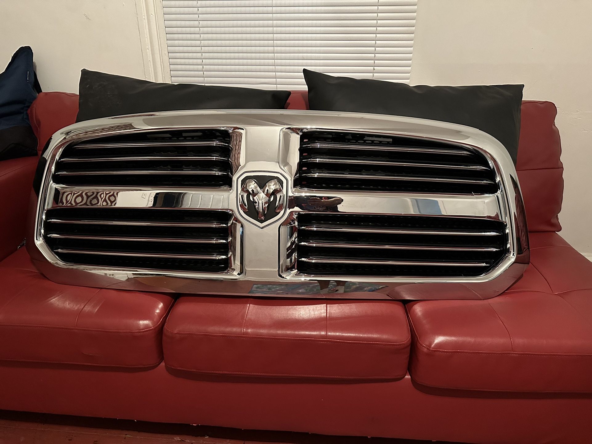 Dodge ram 1500 Front GRILL