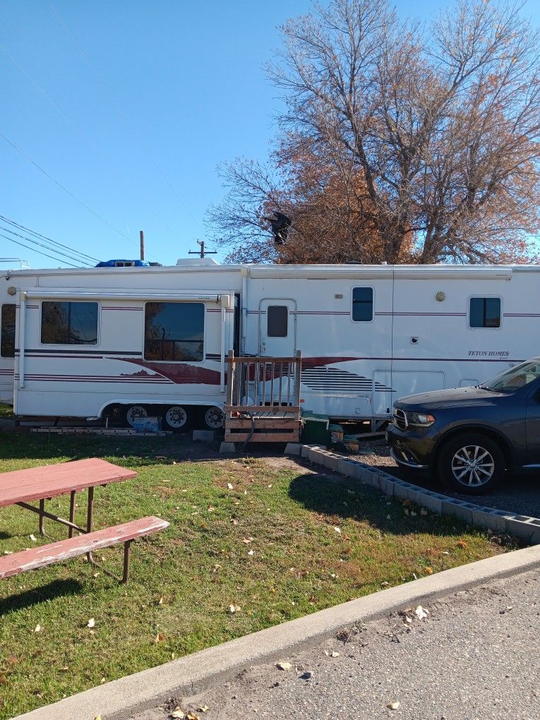 RV 8000 OBO AS IS