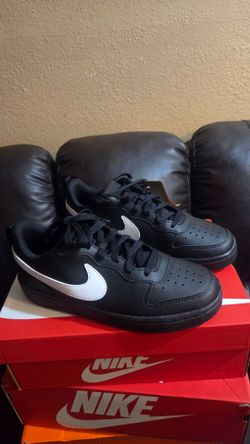 Nike court borough low