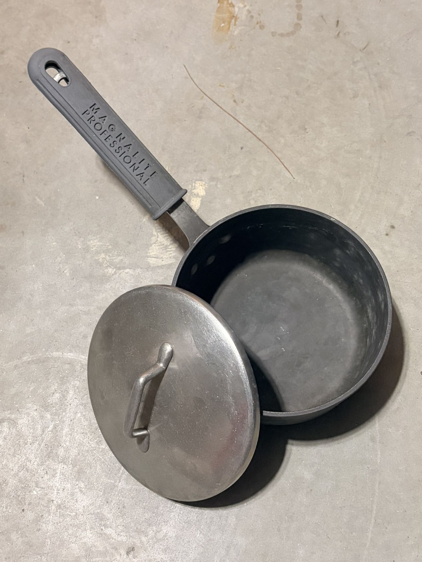 Magnalite GHC Professional 2 Quart 2 Liter Sauce Pan Pot Lid Rubber Handle