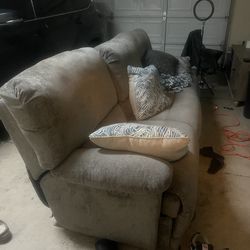 Electrical Reclining Couch (original price 3k selling for VERY CHEAP)