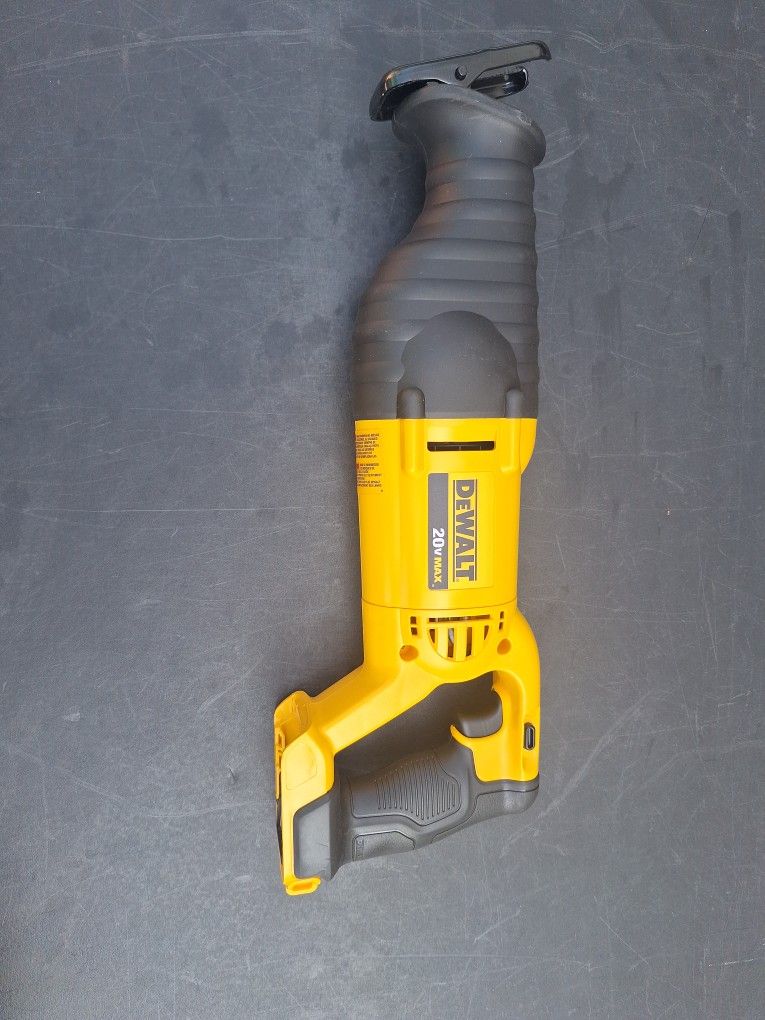 Reciprocating Saw Dewalt 20v ( Tool-Only)