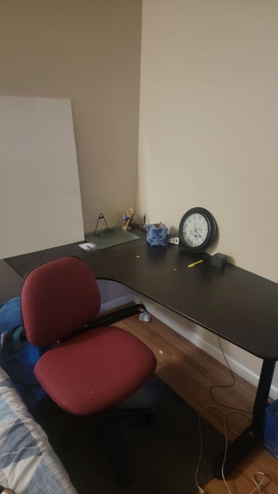 Home Office Table And Chair 