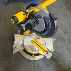 DEWALT 15 Amp Corded 12 in. Double-Bevel Compound Miter Saw #9801