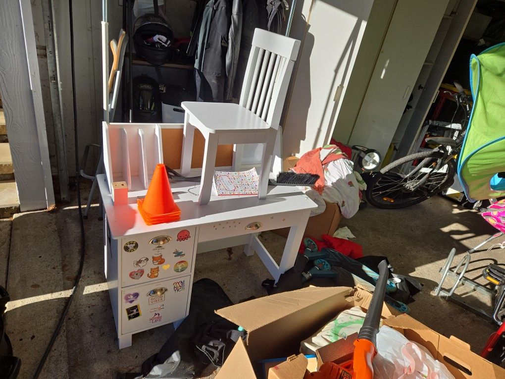 Toddler Desk With Chair! AVAILABLE!!!