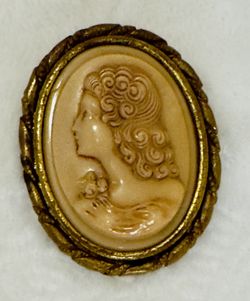 Vintage Cameo Victorian Brooch