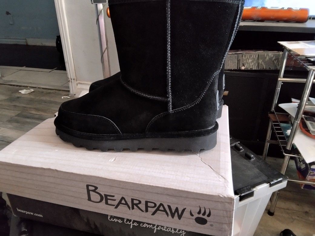 BEARPAW BOOTS SIZE 9 MEN'S