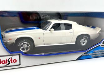 Maisto 1:18 Scale Diecast Model Car - 1971 Chevrolet Camaro