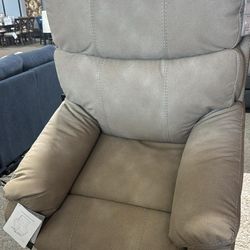 OM• $38 Initial • Brand New Next Gen Durapella Power Lift Recliner