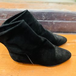 80s Vintage Joyce California Black Suede Booties