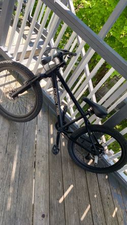 Ozark trail M.1 Vibe 24 inch bike (I ACCEPT TRADES)