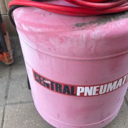 Central Pneumatic Air Compressor Works 17 Gallon