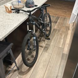 Full Suspension Mountain Bike Size 2.75 I Will Clean It Before Someon Buys It 