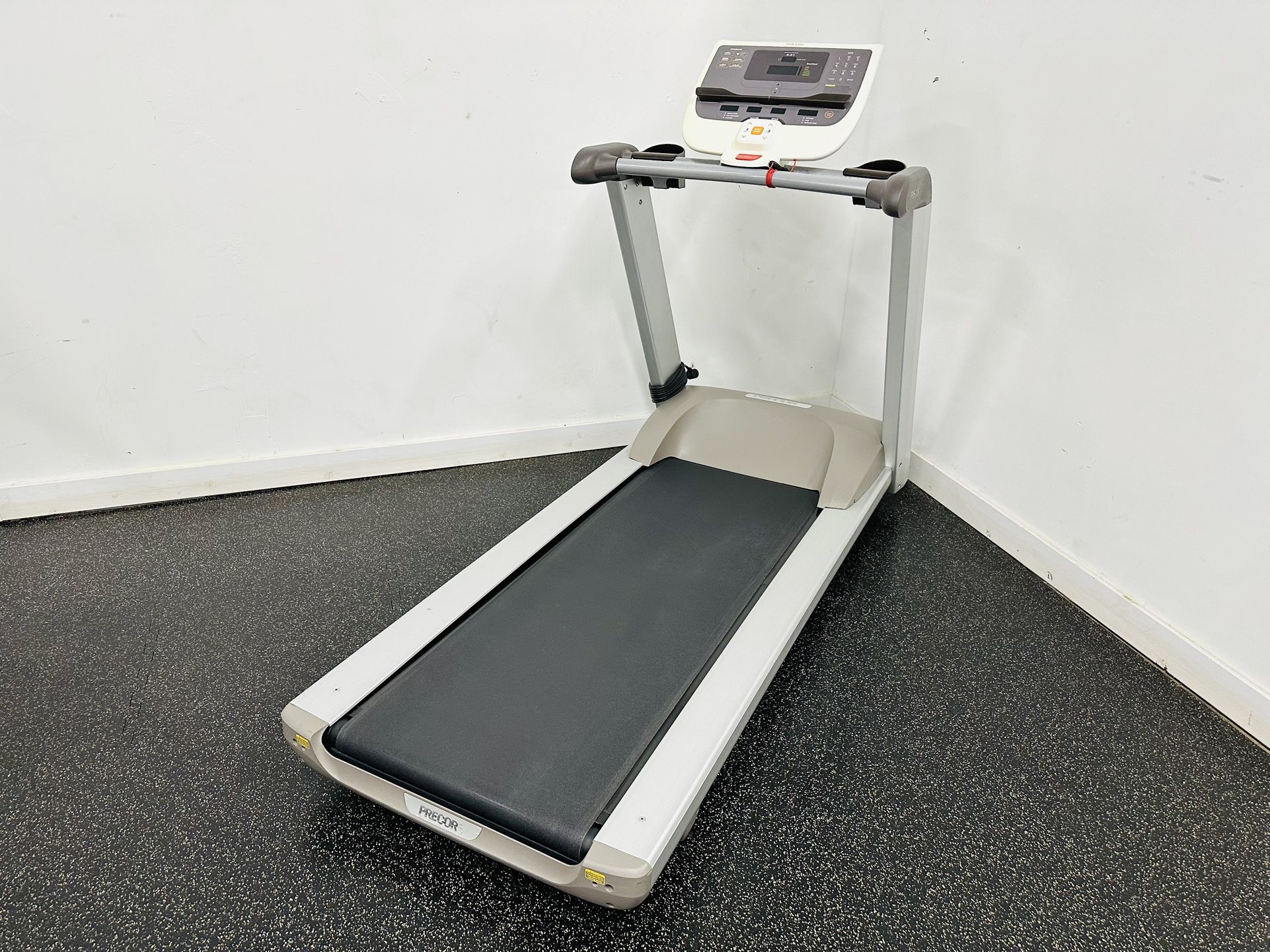 Precor 9.31 Treadmill - Running - Cardio - Fitness - Exercise - Gym Equipment