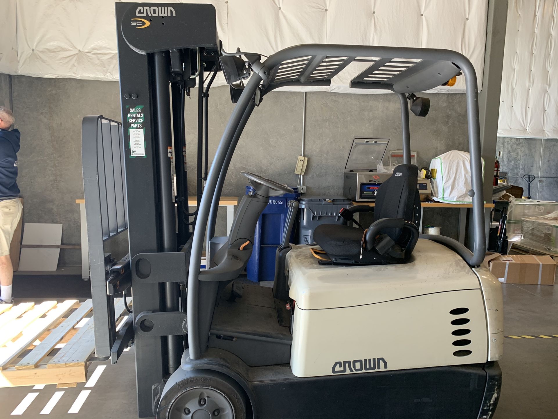 Crown electric Forklift SC-5200
