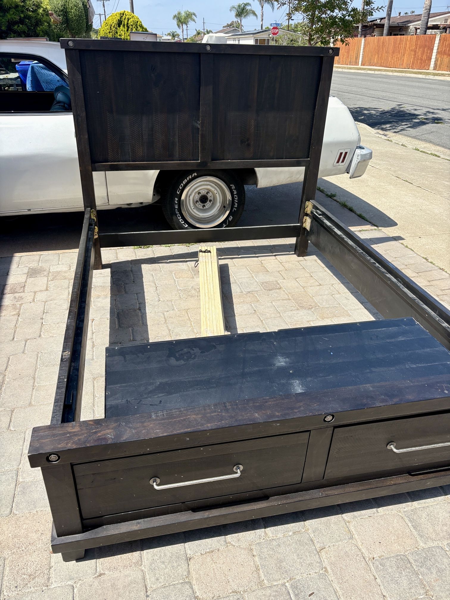 Queen size bedframe with storage drawers Claremont me