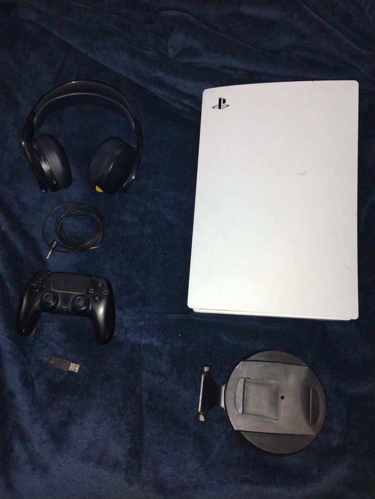 PS5 DISC VERSION, BLUETOOTH HEADSET, BLUE TOOTH CONTROLLER.