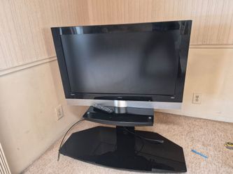 Vizio TV HDMI 42-in screen