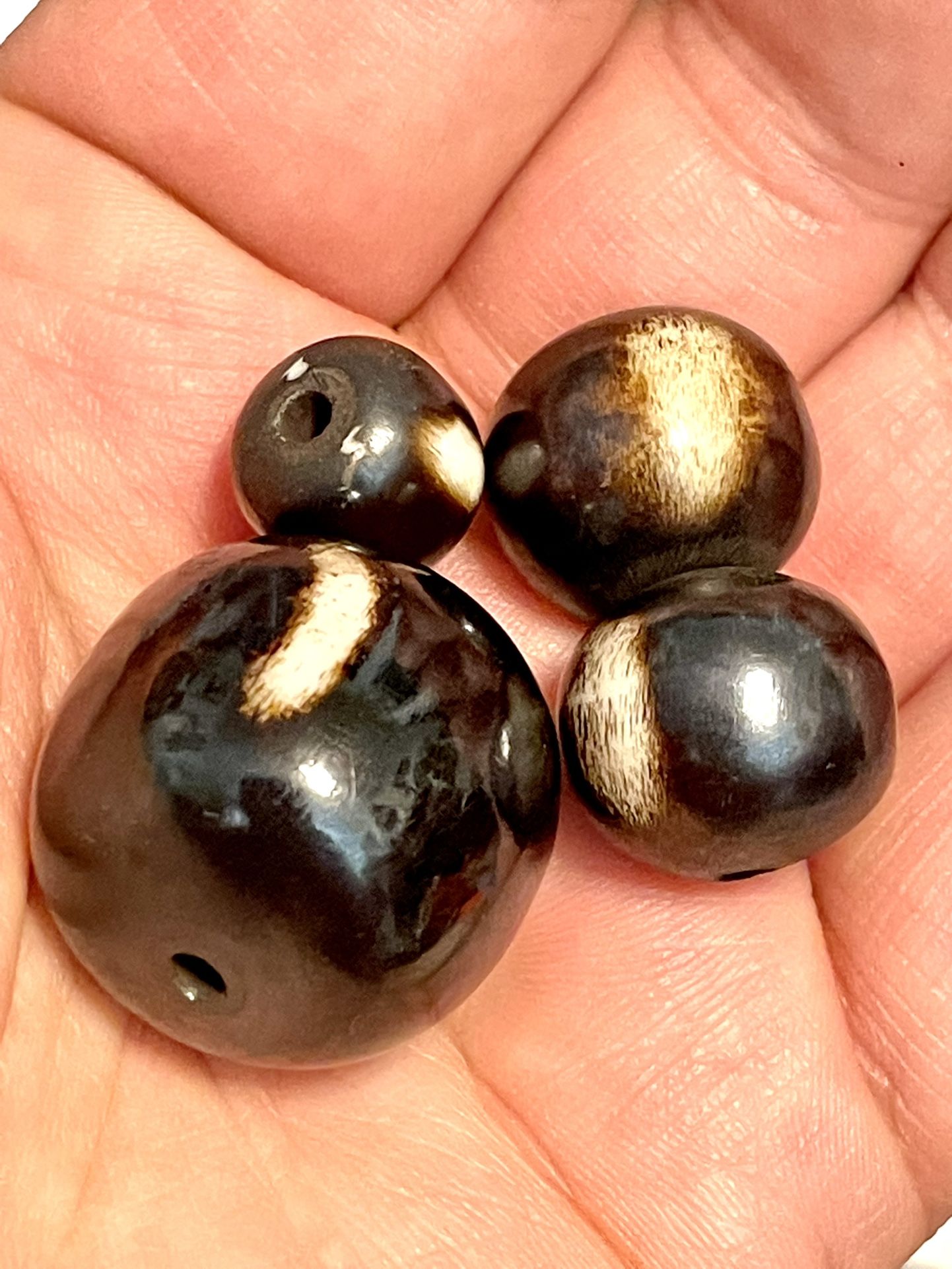 Lot Of 25 Ethnic Beads