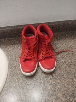 Red Size 7 Tennie Shoe Women 