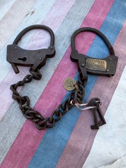 Alcatraz San Francisco Novelty Handcuffs with Keys