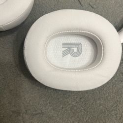 JBL headphones Tune 720BT