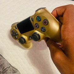PS4 Golden Controller 