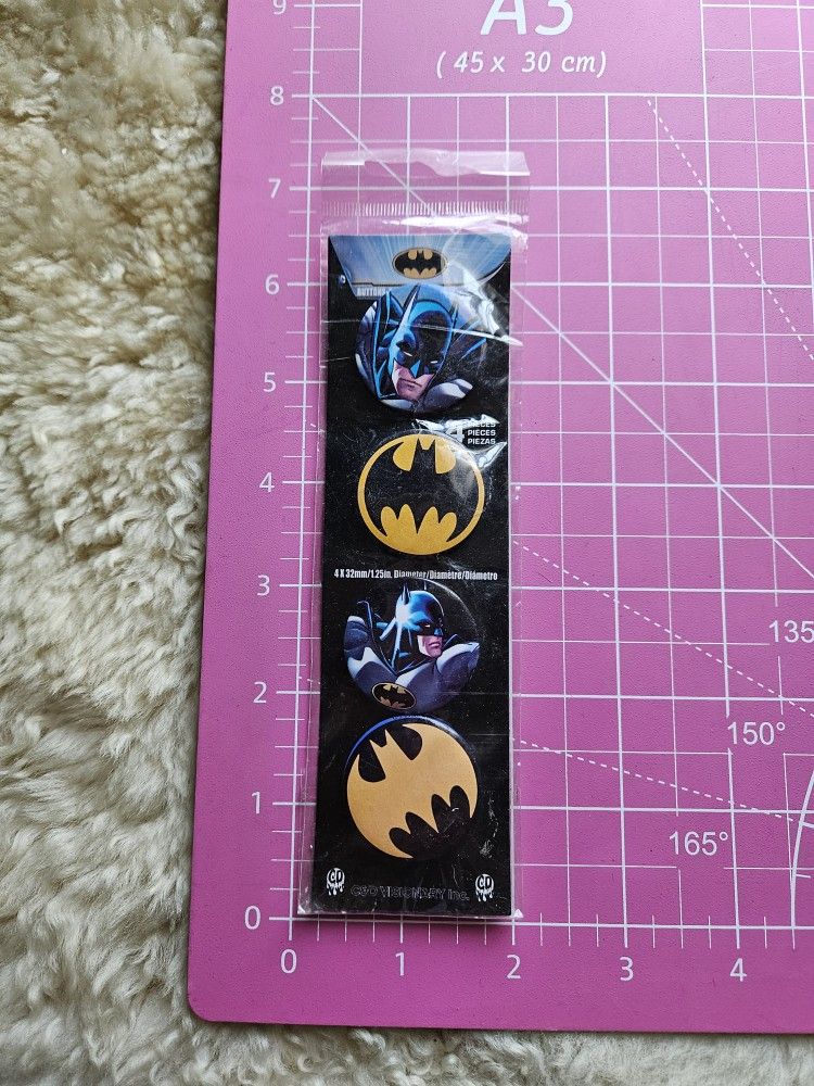 4pk BATMAN BUTTONS each 1.25"