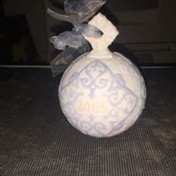 Lladro 2005 Christmas Ornament Collectible