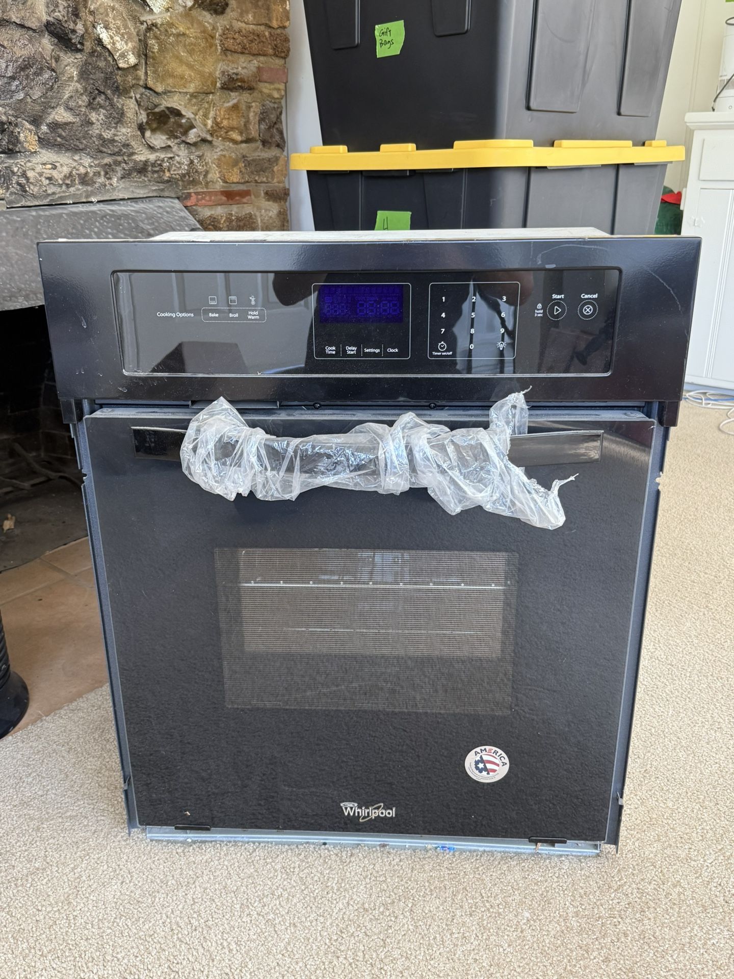 Whirlpool Electric Oven Brand New 6 Years Old