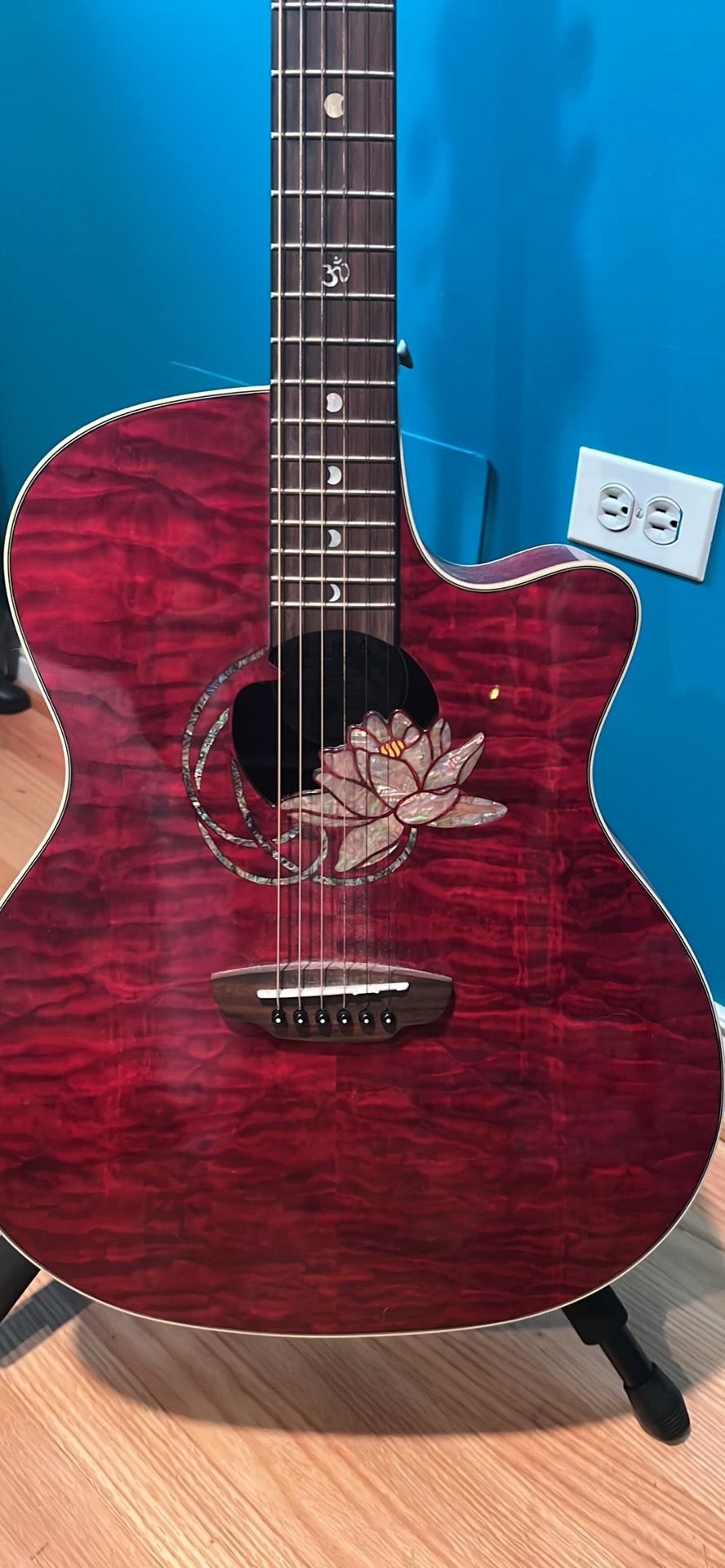 Luna Lotus Electric/Acoustic Guitar