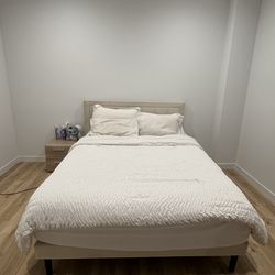 Queen Size Bed + Nightstand