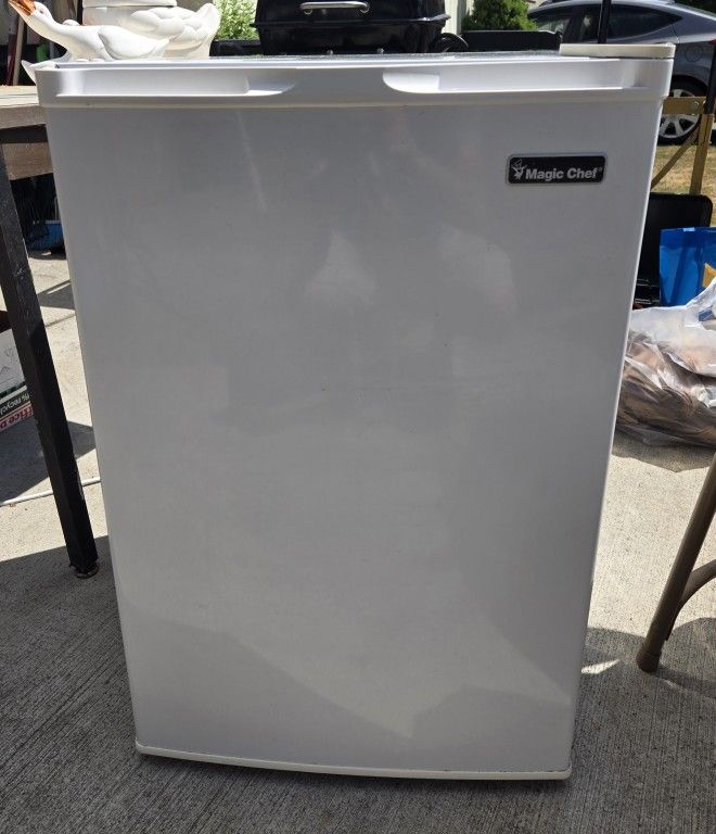 Magic Chef 3.0 Cu Ft Upright Freezer