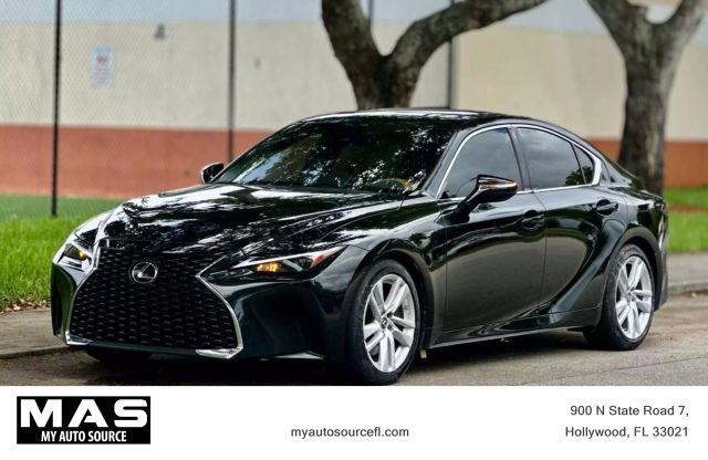 2021 Lexus IS