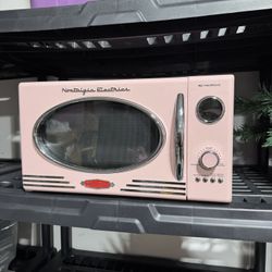 Pink Retro Microwave