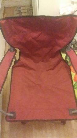 Beach chair with cupholder